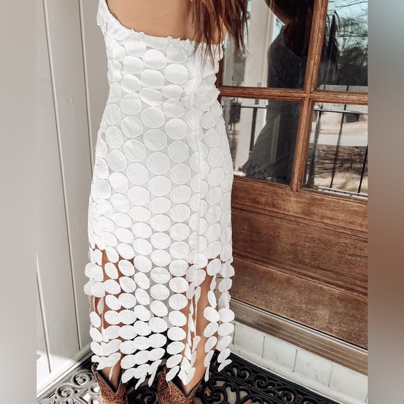 NWT Mainstrip Halter Circle Fringe Crochet White Midi Dress. Size Large - Picture 2 of 12